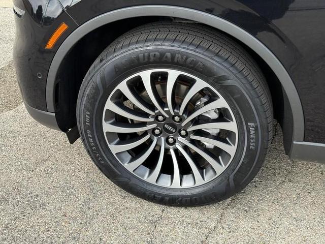 Photo of 2022 Infinite Black Metallic Clearcoat Lincoln Aviator
