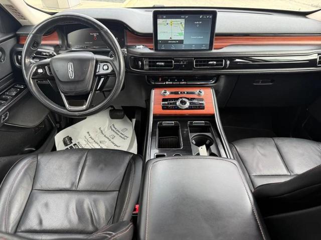 Photo of 2022 Infinite Black Metallic Clearcoat Lincoln Aviator