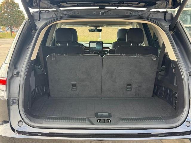 Photo of 2022 Infinite Black Metallic Clearcoat Lincoln Aviator