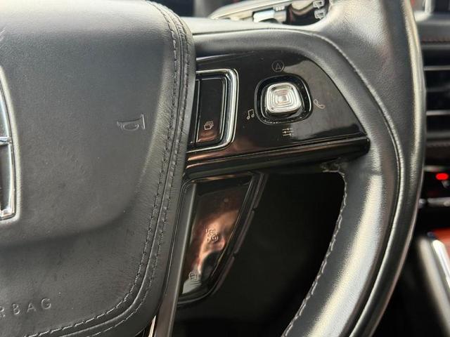 Photo of 2022 Infinite Black Metallic Clearcoat Lincoln Aviator