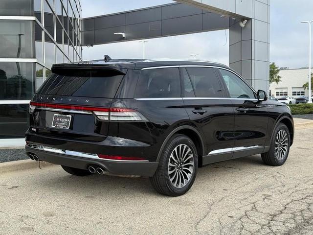 Photo of 2022 Infinite Black Metallic Clearcoat Lincoln Aviator