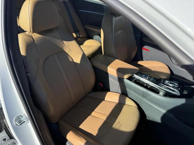 Photo of 2020 Quartz White Hyundai SONATA