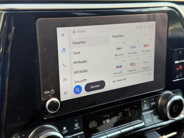 Photo of 2023 Midnight Black Metallic Toyota Highlander