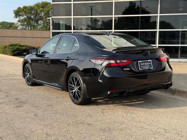 Photo of 2024 Midnight Black Metallic Toyota Camry