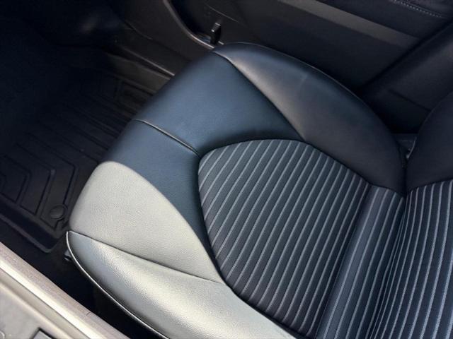 Photo of 2021 Midnight Black Metallic Toyota Highlander