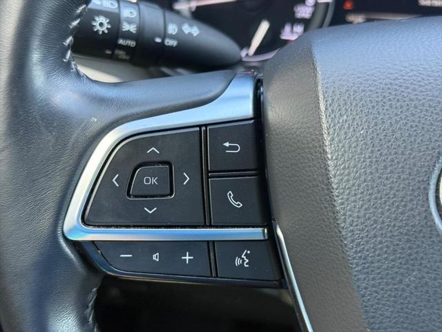 Photo of 2021 Midnight Black Metallic Toyota Highlander