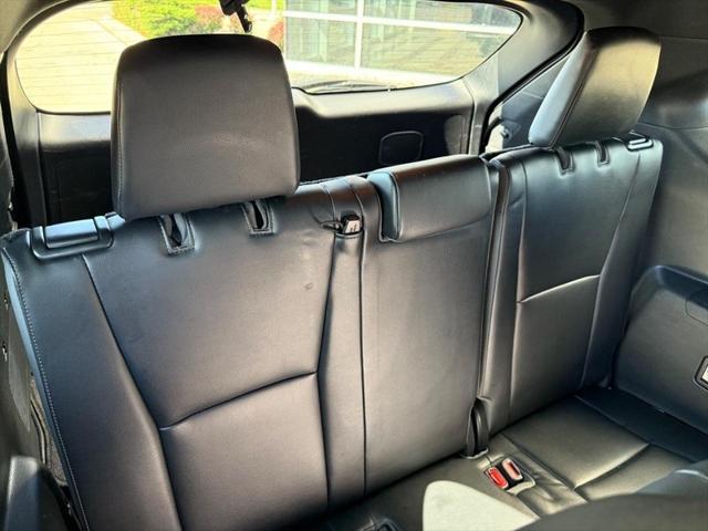 Photo of 2021 Midnight Black Metallic Toyota Highlander