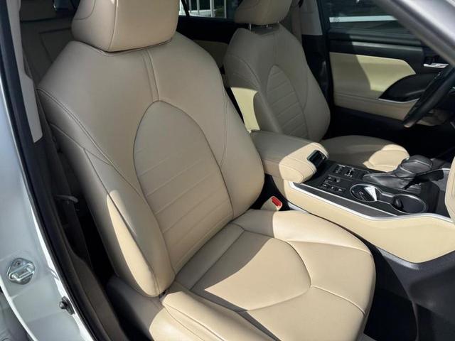 Photo of 2023 Wind Chill Pearl Toyota Highlander