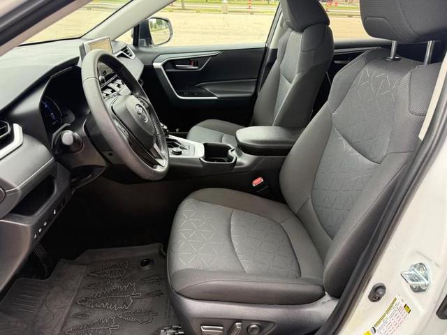 Photo of 2025 Ice Cap Toyota RAV4 Hybrid