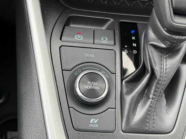Photo of 2025 Ice Cap Toyota RAV4 Hybrid