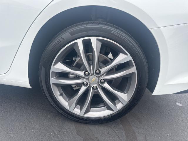 Photo of 2024 Summit White Chevrolet Malibu