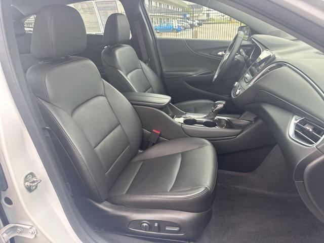 Photo of 2024 Summit White Chevrolet Malibu