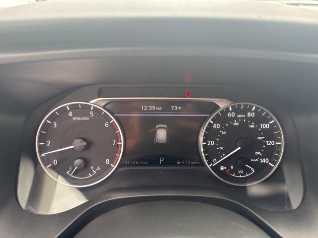 Photo of 2024 Glacier White Nissan Rogue