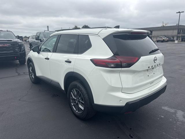Photo of 2024 Glacier White Nissan Rogue
