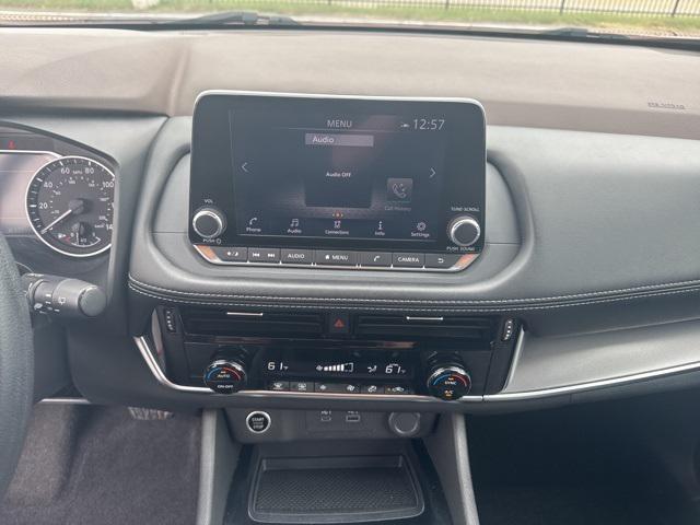 Photo of 2022 Scarlet Ember Tintcoat Nissan Rogue