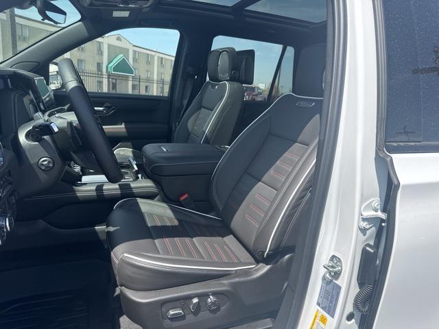 Photo of 2025 Summit White GMC Yukon