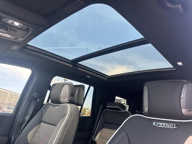 Photo of 2025 Summit White GMC Yukon