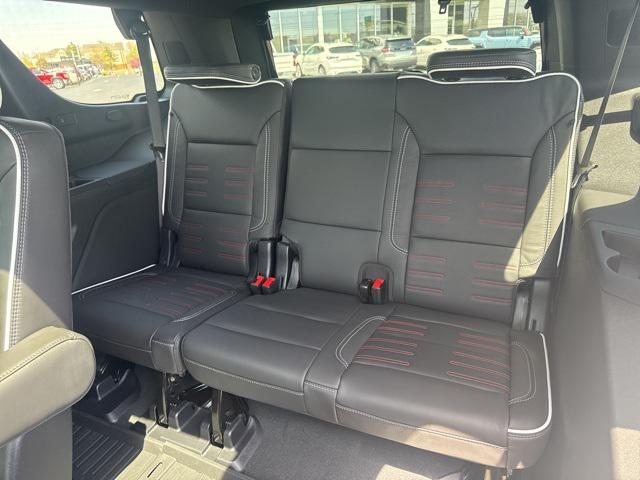 Photo of 2025 Summit White GMC Yukon
