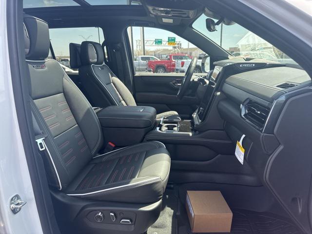 Photo of 2025 Summit White GMC Yukon