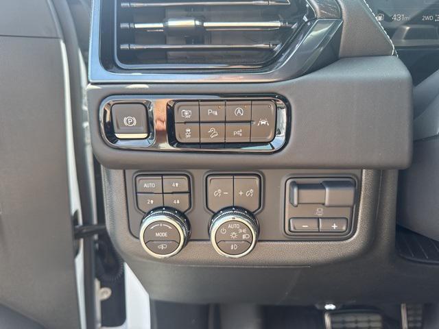 Photo of 2025 Summit White GMC Yukon