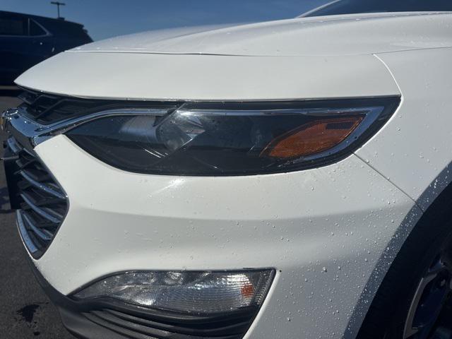 Photo of 2022 Summit White Chevrolet Malibu