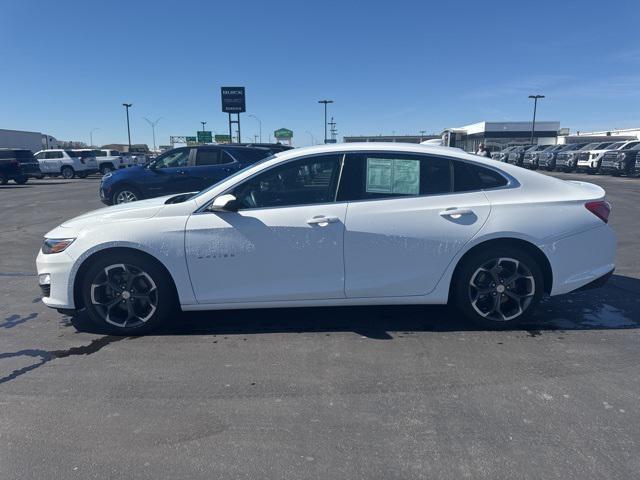 Photo of 2022 Summit White Chevrolet Malibu