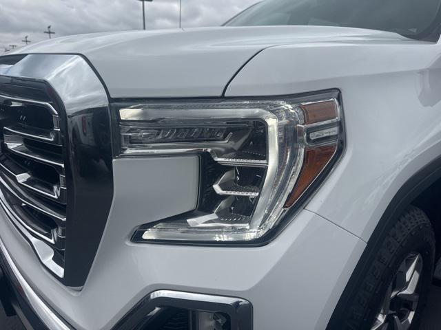 Photo of 2021 Summit White GMC Sierra 1500