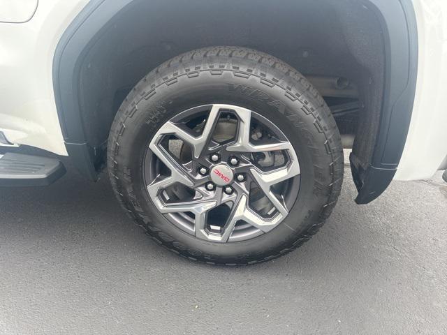 Photo of 2021 Summit White GMC Sierra 1500