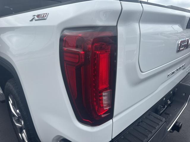 Photo of 2021 Summit White GMC Sierra 1500