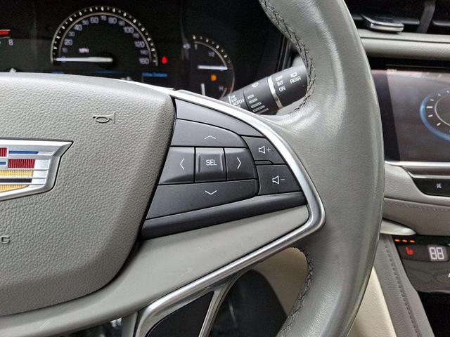 Photo of 2018 Stellar Black Metallic Cadillac XT5