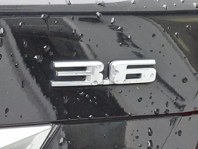 Photo of 2018 Stellar Black Metallic Cadillac XT5