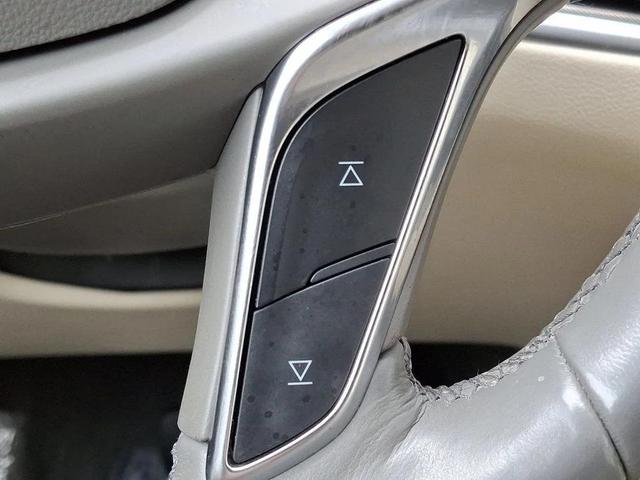 Photo of 2018 Stellar Black Metallic Cadillac XT5