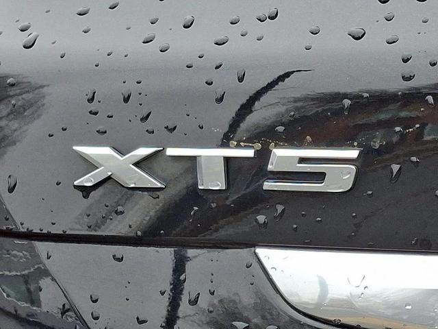 Photo of 2018 Stellar Black Metallic Cadillac XT5
