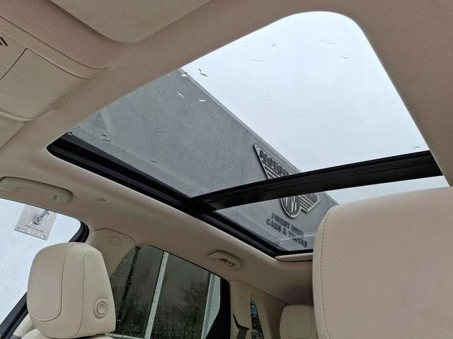 Photo of 2018 Stellar Black Metallic Cadillac XT5