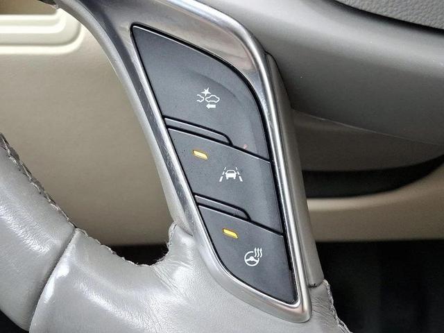Photo of 2018 Stellar Black Metallic Cadillac XT5