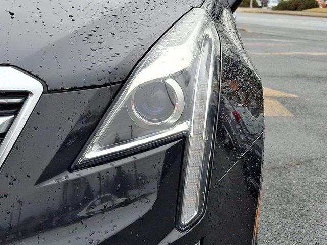Photo of 2018 Stellar Black Metallic Cadillac XT5