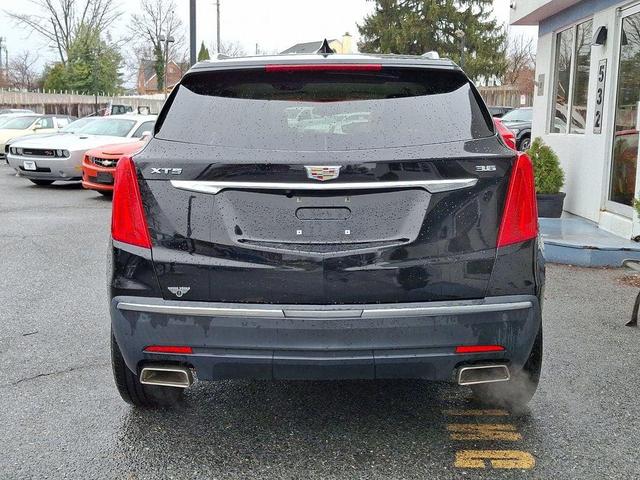 Photo of 2018 Stellar Black Metallic Cadillac XT5