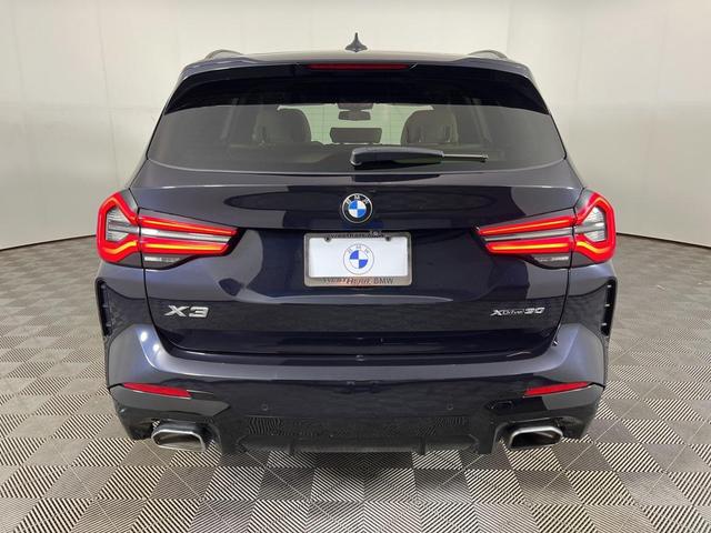 Photo of 2022 Carbon Black Metallic BMW X3