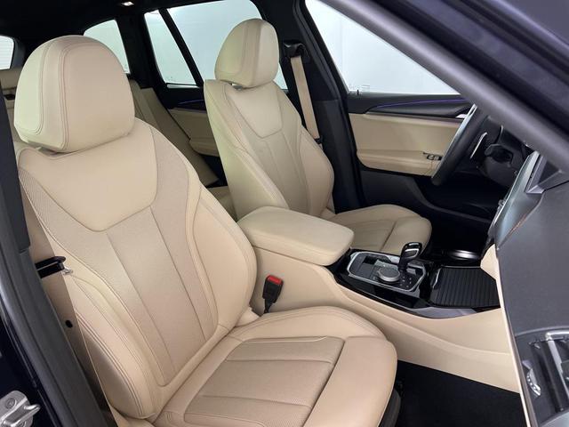 Photo of 2022 Carbon Black Metallic BMW X3