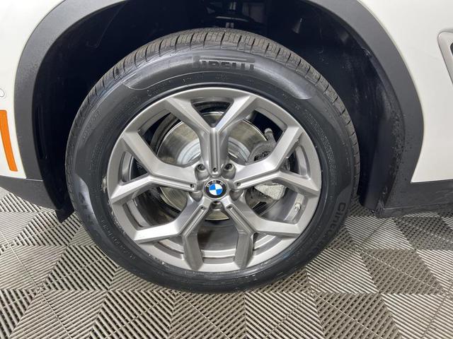 Photo of 2023 Mineral White Metallic BMW X3