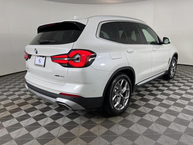 Photo of 2023 Mineral White Metallic BMW X3