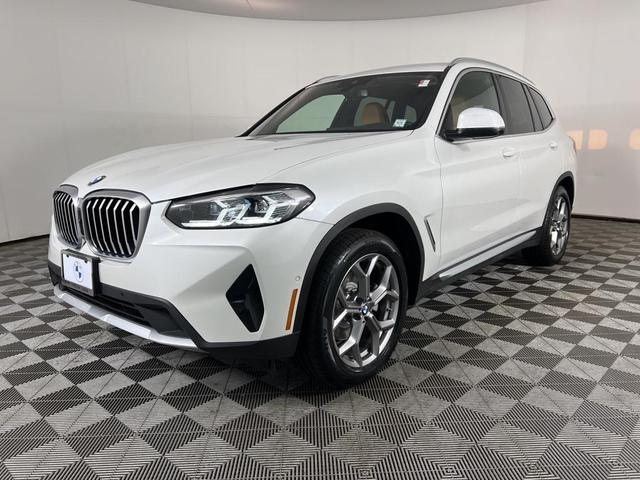 Photo of 2023 Mineral White Metallic BMW X3