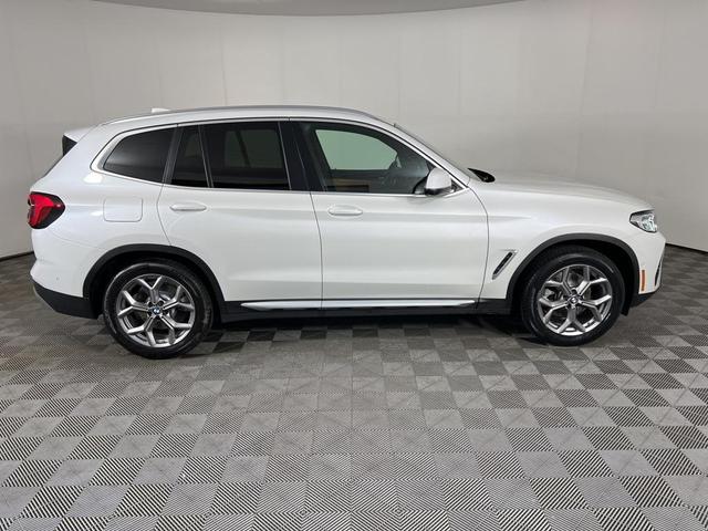 Photo of 2023 Mineral White Metallic BMW X3