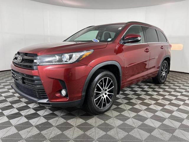 Photo of 2018 Salsa Red Pearl Toyota Highlander