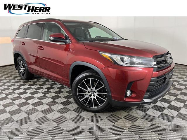 Photo of 2018 Salsa Red Pearl Toyota Highlander