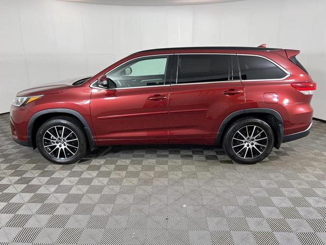 Photo of 2018 Salsa Red Pearl Toyota Highlander