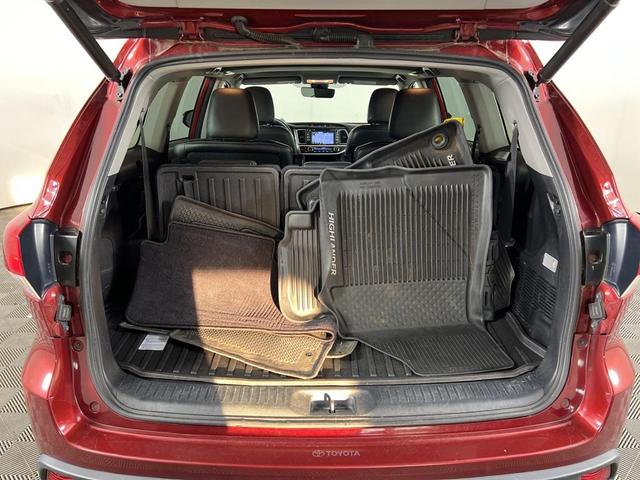 Photo of 2018 Salsa Red Pearl Toyota Highlander