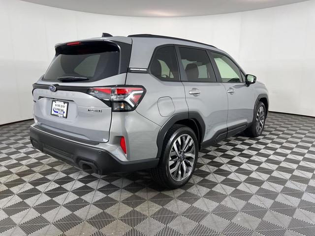 Photo of 2025 River Rock Pearl Subaru Forester