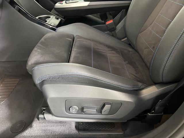 Photo of 2023 Black Sapphire Metallic BMW X1