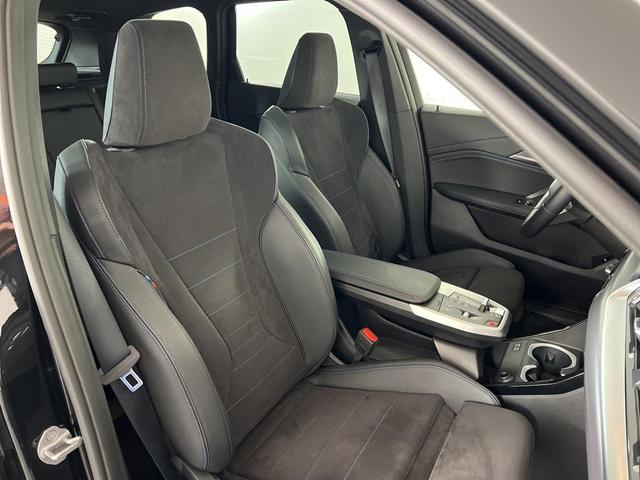 Photo of 2023 Black Sapphire Metallic BMW X1